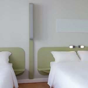 Habitación Estándar con 2 Camas Individuales